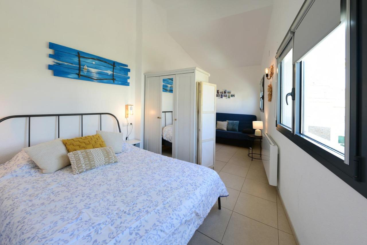 "Cozy" Y Con Terraza En El Centro De Cadaques Apartment Luaran gambar